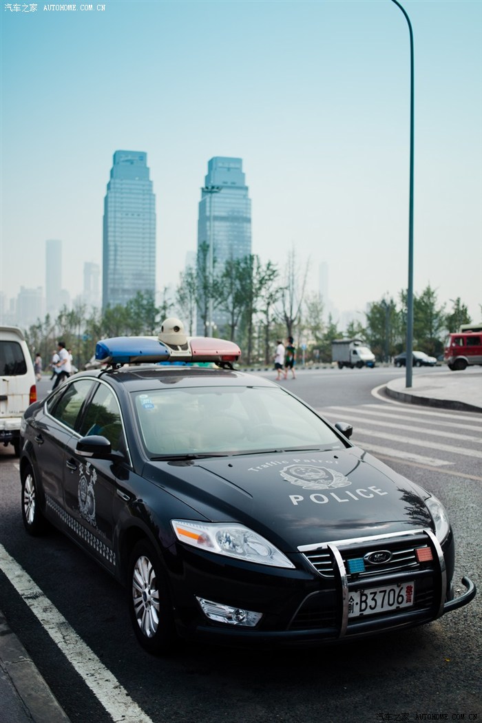 今天拍的重庆交巡警警车