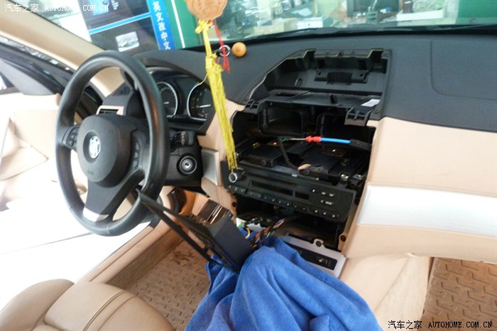 小三换装装了导航蓝牙电话数字电视--响应群众