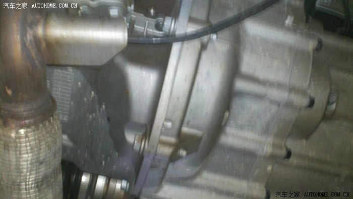 【图】小爱1.4变速箱油的放油口与加油口分别