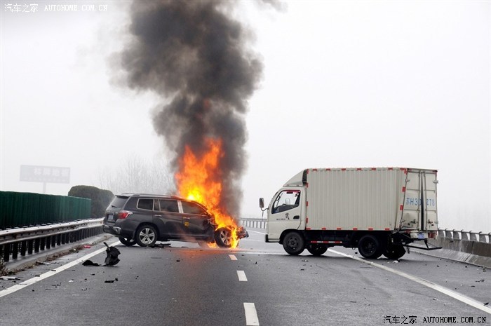 【图】汉兰达撞燃!吻别