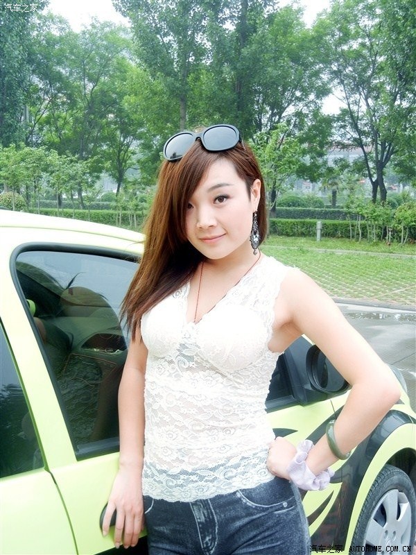 媳妇当车模