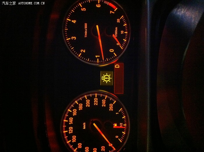 【图】仪表盘报警 灯泡里一个叹号,是什么意思