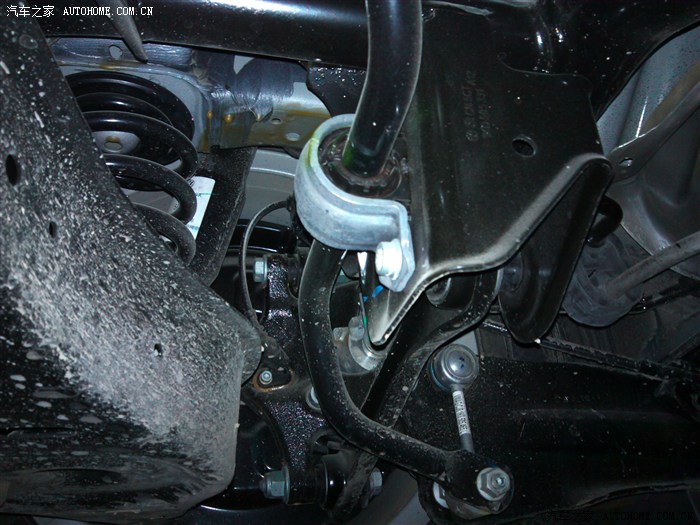 【图】新入手明锐安装发动机下护板作业