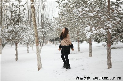 下雪了,女女秀一下.