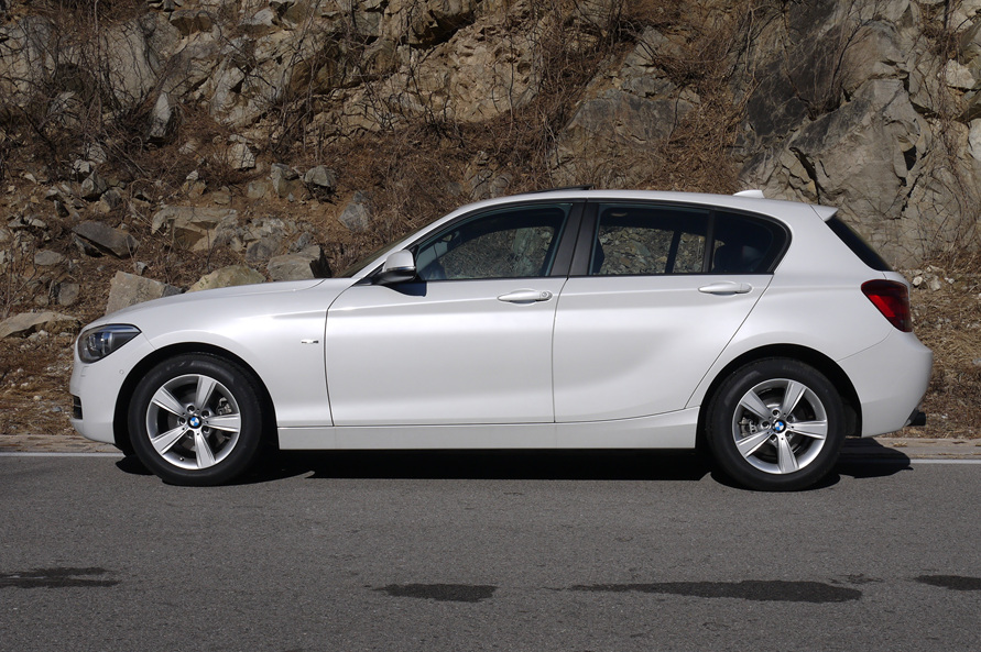 宝马118i矿石白运动版加原厂真皮座椅一千公里作业_宝马1系论坛_手机汽车之家