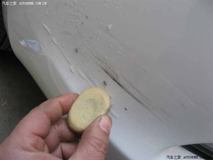 新手新车系列之---白车轻微刮痕5分钟简易处理,不多花一分钱