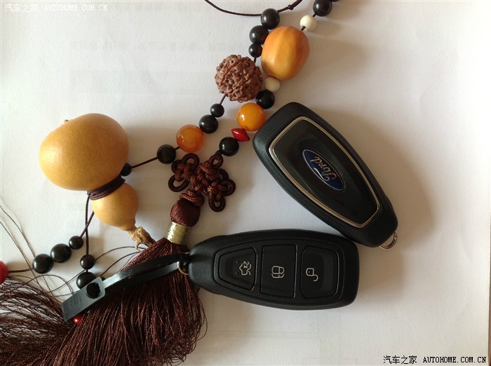 伟德国际翡翠带春彩什么价格 翡翠带春彩的价格是多少