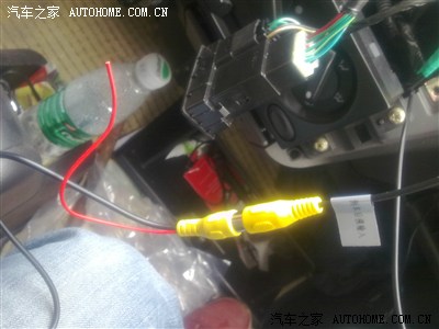 倒车摄像头视频线上有条小红线