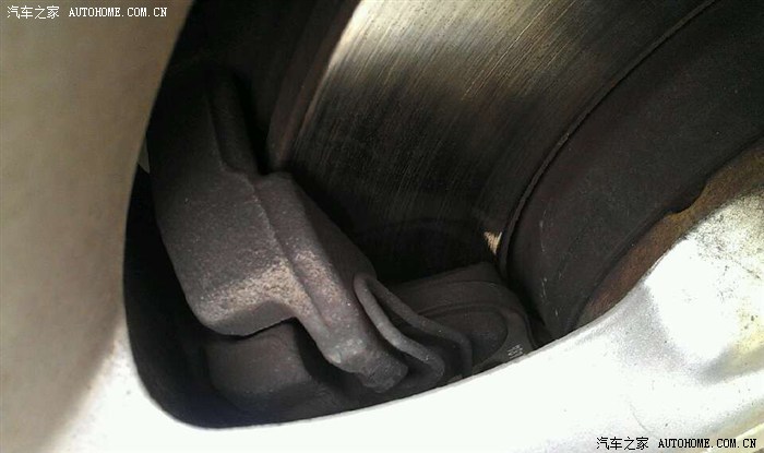 【图】请教刹车片多久更换?自己怎么看?