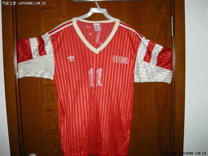 【图】1990年中国男子国家足球队客场队服上