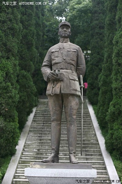 极光中国红自驾 重庆-成都-九寨沟-黄龙十日游