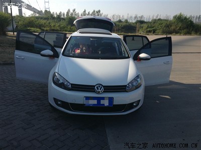 明天是小高2个月生日,提前祝小白生日快乐~