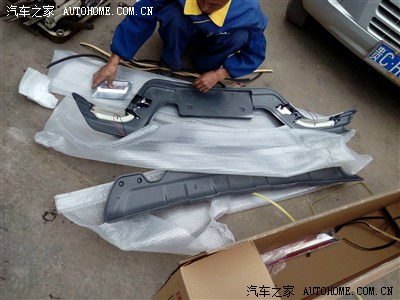 1.5S豪华糖果白提车作业,装保险杠极其感受