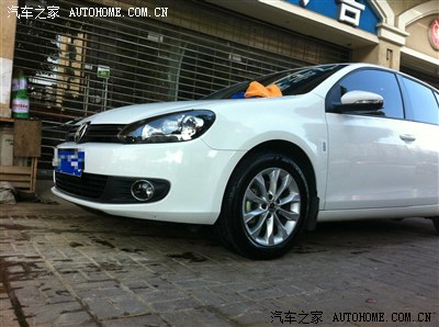 明天是小高2个月生日,提前祝小白生日快乐~