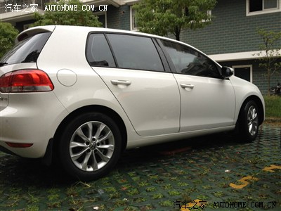 明天是小高2个月生日,提前祝小白生日快乐~