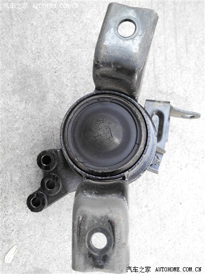 更换右机脚垫,怠速抖动,怠速车内轰轰轰噪声,加