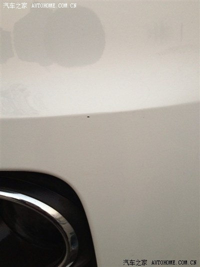 车停楼下两天没开 就变这样了