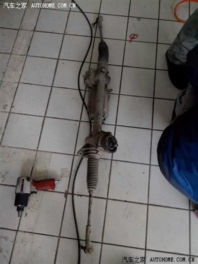 新速腾-方向盘卡滞 今天4S店换了