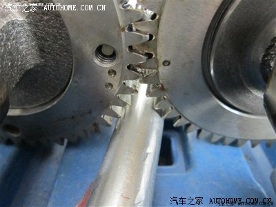 大学生拆装奇瑞SQR472、SQR372发动机