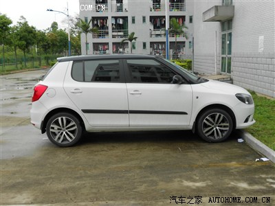 最新!晶锐1.6手自一体运动版白身黑顶,简单作业