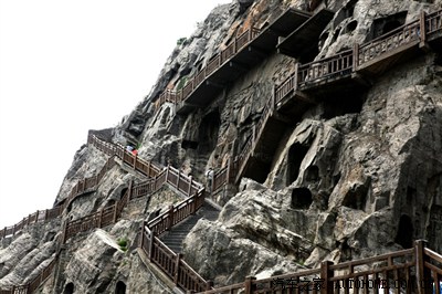 到洛阳登龙门尝美食,石窟称奇迹水席真不同