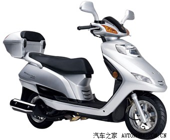 刚人手的济南铃木--锋彩125电喷踏板包牌价11