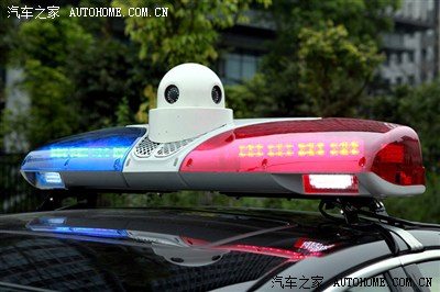 警车车顶上的像机器人头的 东西到底是什么玩