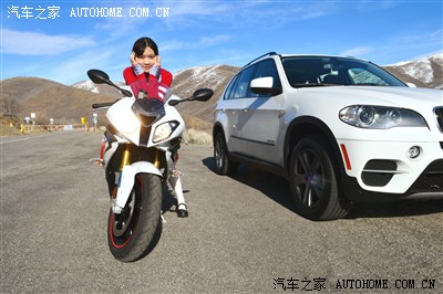 anggg承诺的媳妇当车模骗点击BMWs1000rr&