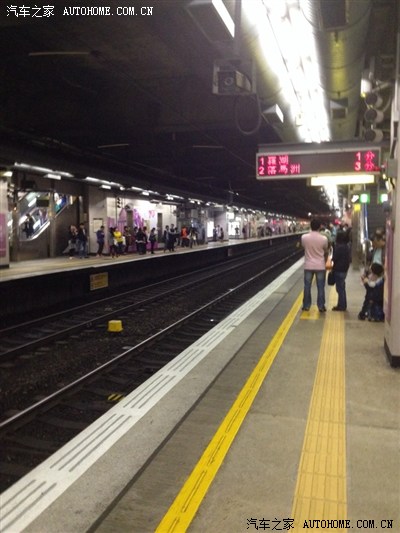 今天香港买了最新的ps4,给奥拓车友们观赏