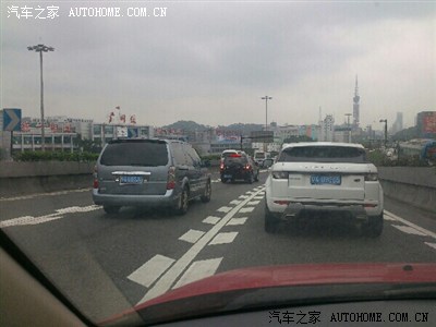 广州内环路上通缉粤V鸡腿5768,越喊你越跑_广