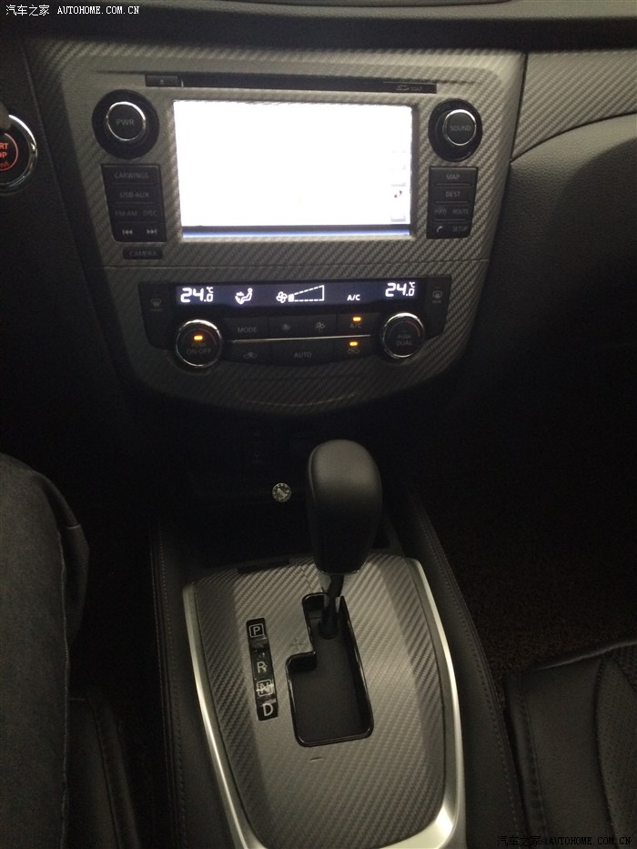 【图】新奇骏变速箱及仪表盘钢琴烤漆容易划痕
