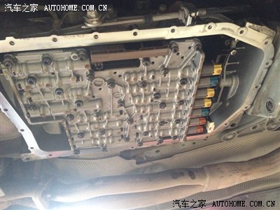 今天换了变速箱油和油底壳,油买八升,多了一升