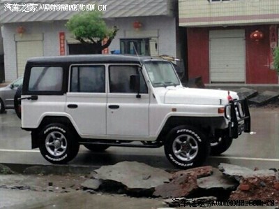 辣妹张打电话说有白色方门_BJ 212论坛