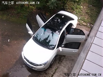 速锐车主有白车黑顶的吗?