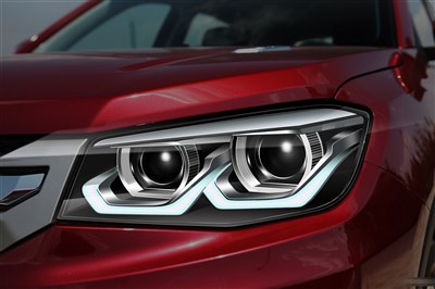 CS75改装双透镜氙气大灯LED日行灯一体大灯