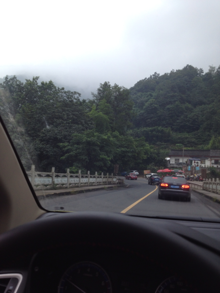 7月开锋驭去峨眉山,热!