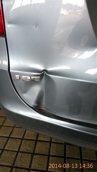 【图】五菱宏光4s首保被首保人员倒车撞坏求
