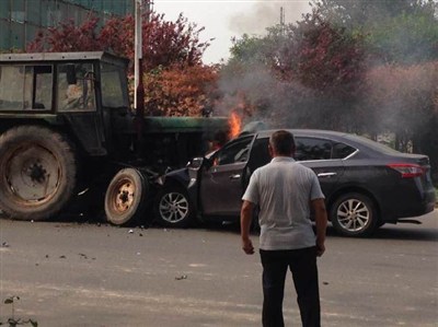今天在茌平吧看见的车祸图片,给轩逸顶一个