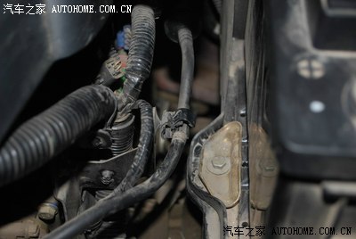 两年半的世嘉电瓶负极端头已经腐蚀,大家要勤检查妥处理!