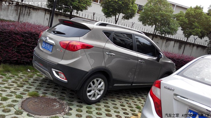 【图】这是什么颜色的小三?挺漂亮啊!_瑞风S