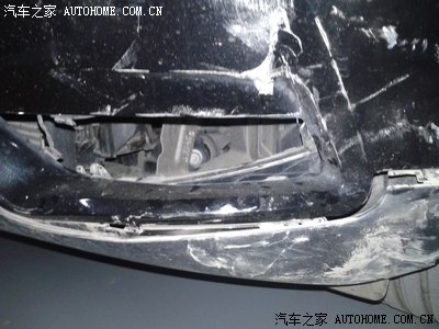 电动车闯图纸撞了小三,前保险杠撞裂需更换,轮2.0wedo红灯搭建图片