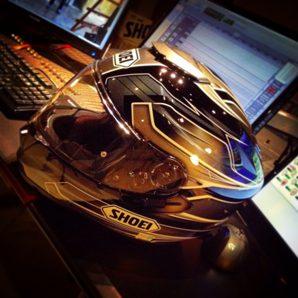 转Shoei GT-Air Inertia 头盔,准新盔,版主留情,谢