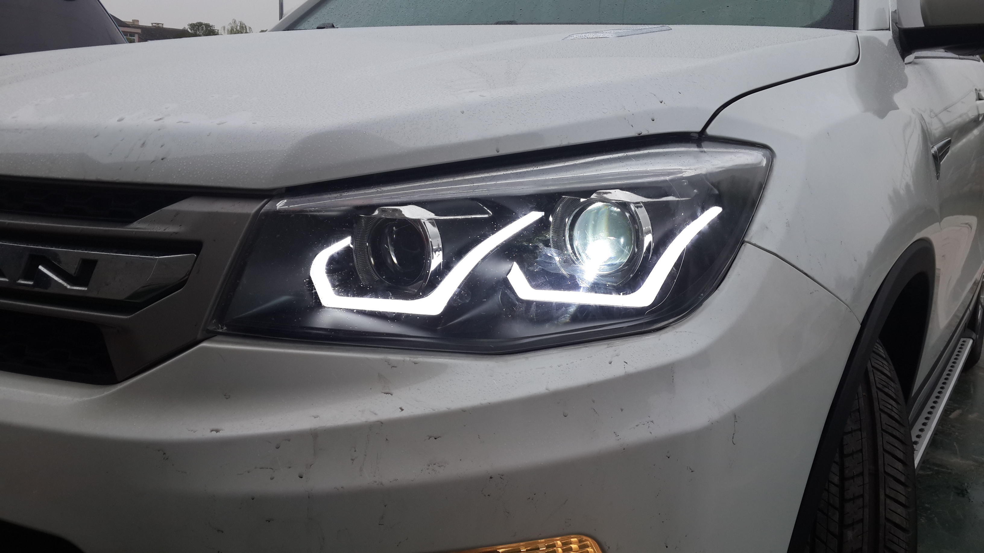 镜氙气灯LED日行灯一体化大灯总成安装直播_