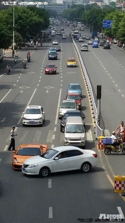 【图】宝骏双黄线调头酿悲剧,兰博基尼修车估