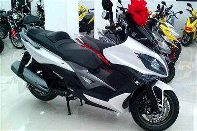 上几张光阳的图片有大贸赛艇400