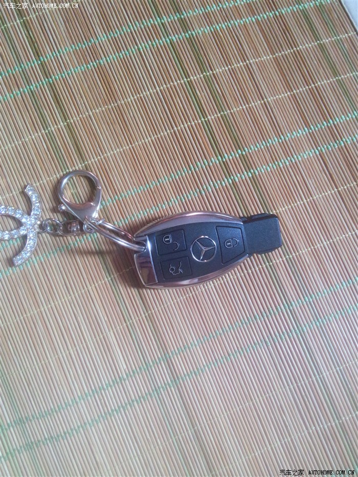 【图】glk300钥匙没电池了_奔驰GLK论坛