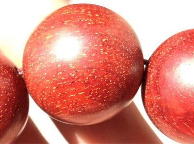 分享经验如何鉴别小叶紫檀手串手链真假金星_