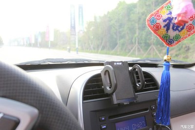 夹在出风口上的是什么东西啊?_瑞虎3论坛_手