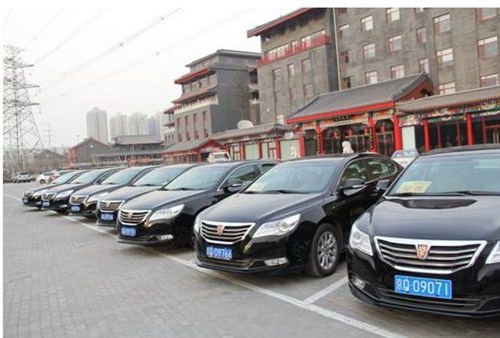 【图】百辆荣威950进京服务媒体两会采访专车