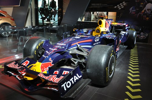 【武汉三环英菲尼迪携f1冠军战车亮相国广_武